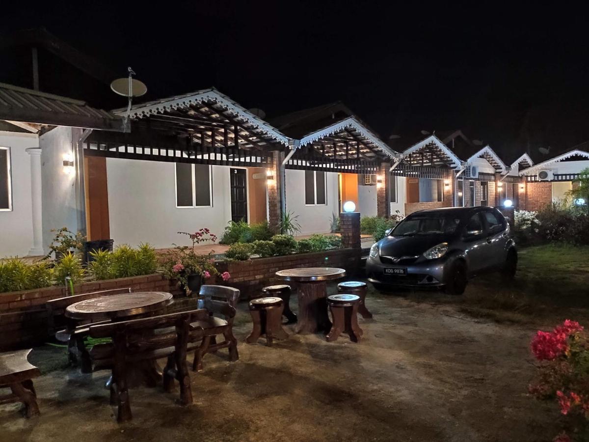 Pondok Muara Chalet Motel Pantai Cenang  Exterior foto