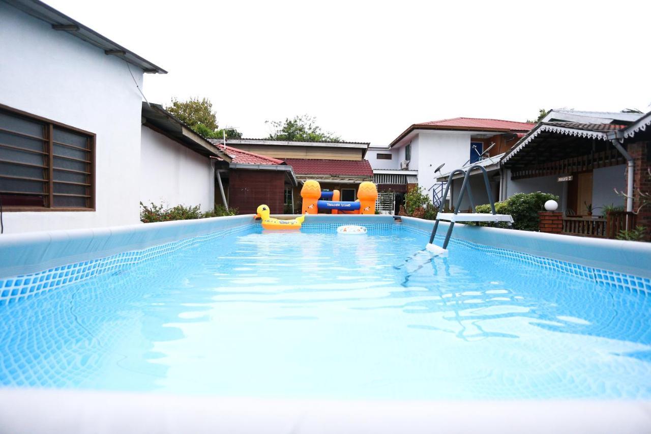 Pondok Muara Chalet Motel Pantai Cenang  Exterior foto