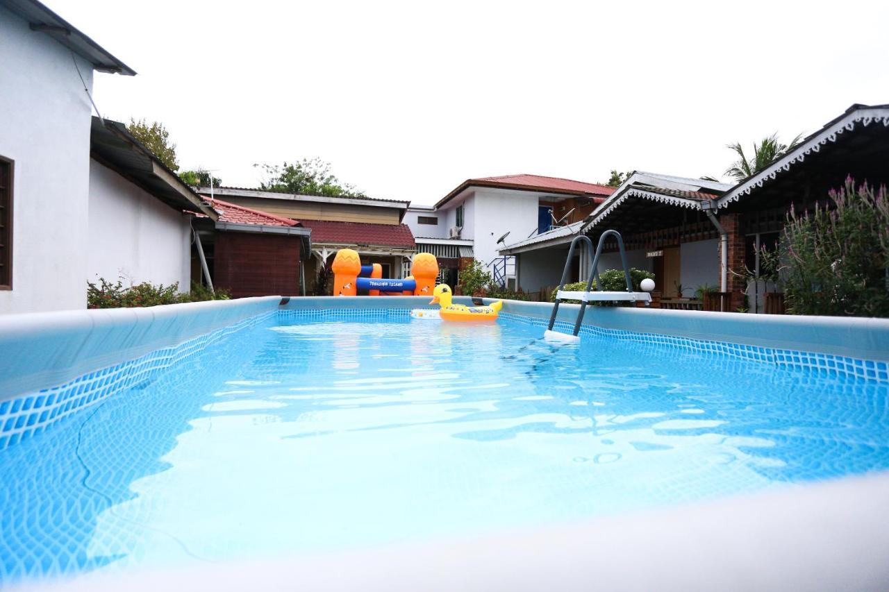 Pondok Muara Chalet Motel Pantai Cenang  Exterior foto